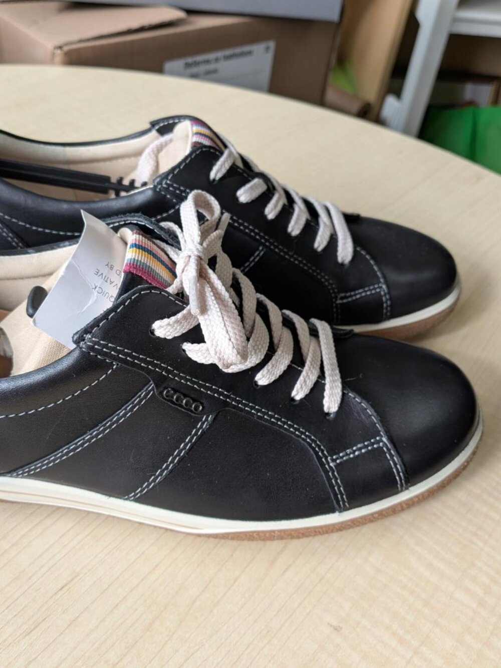 NIB Ecco Women's Leather Sneakers Size 41 - Picture 2 of 4